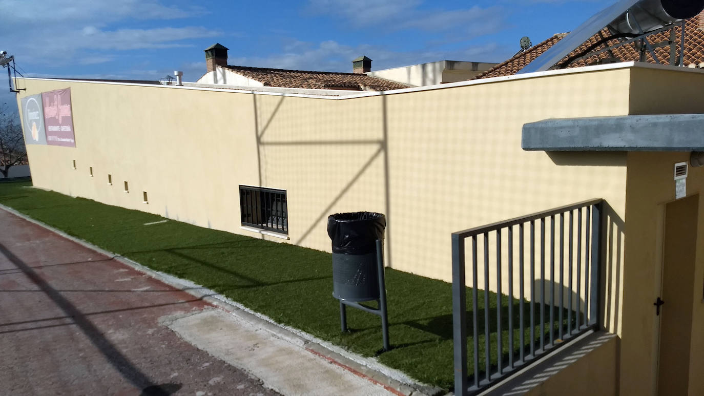 Nuevo módulo de vestuarios del polideportivo municipal Las Viñas.