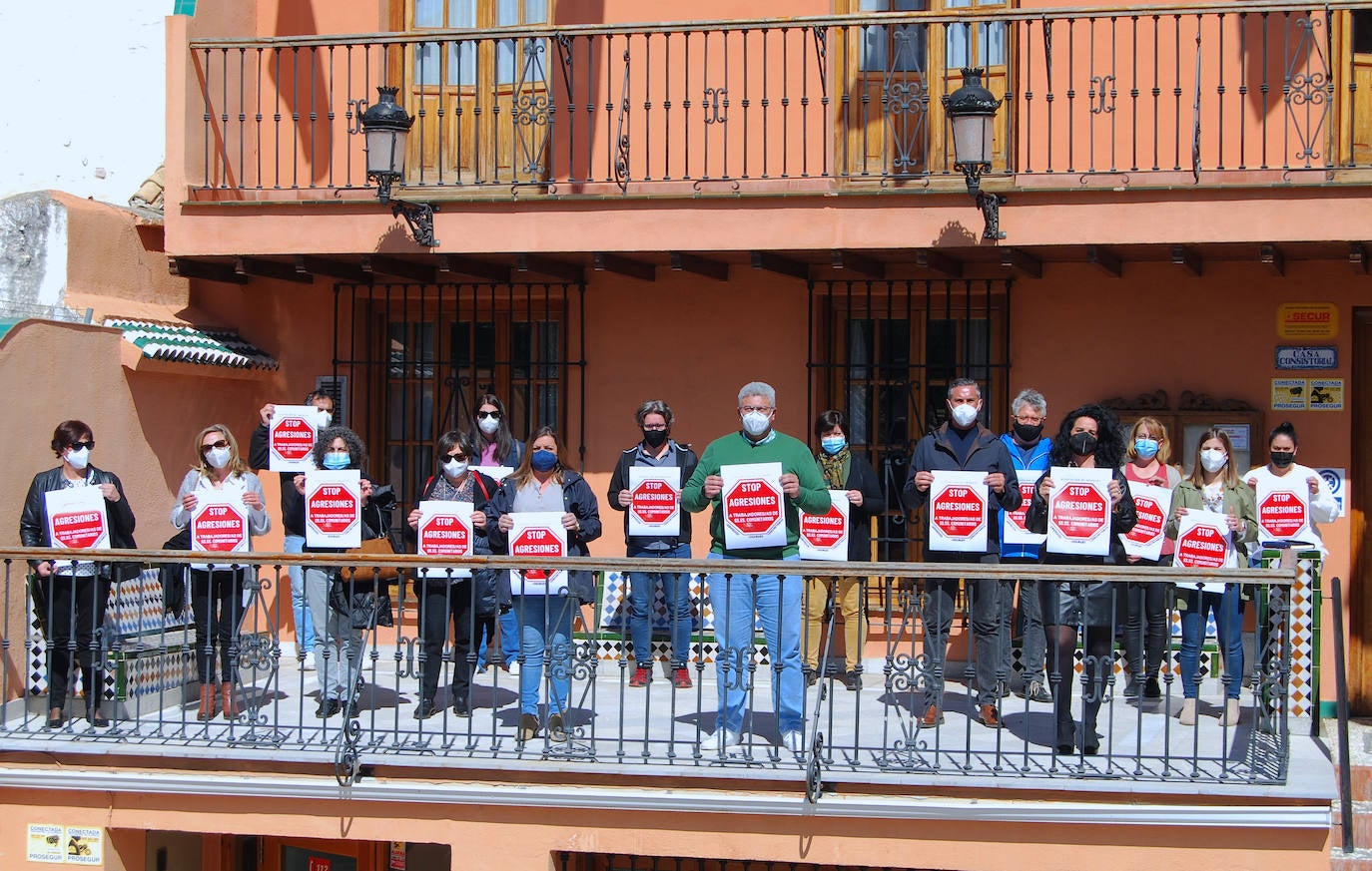 Concentración en el Ayuntamiento de Huétor Vega.