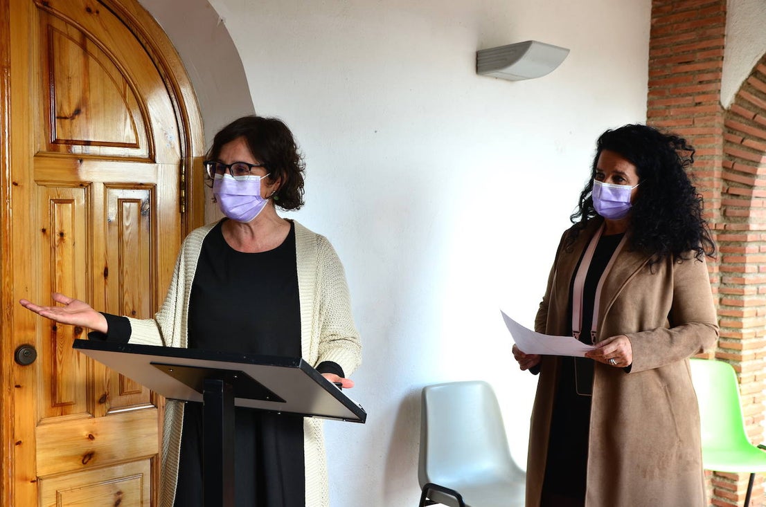 Lectura poética de la asociación de mujeres Vesci en Huerta Cercada.