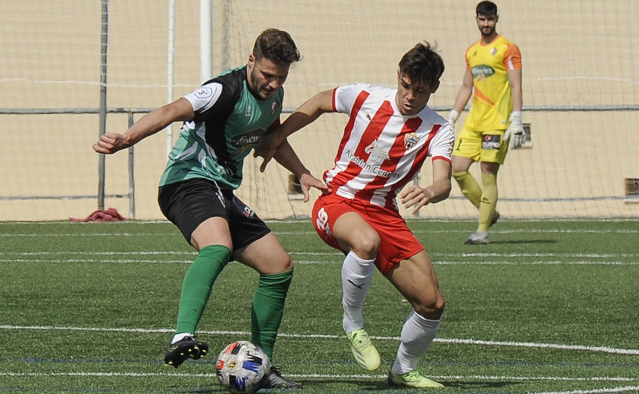 Hurtado realizó un muy buen partido, aunque se le escapó el gol de penalti.