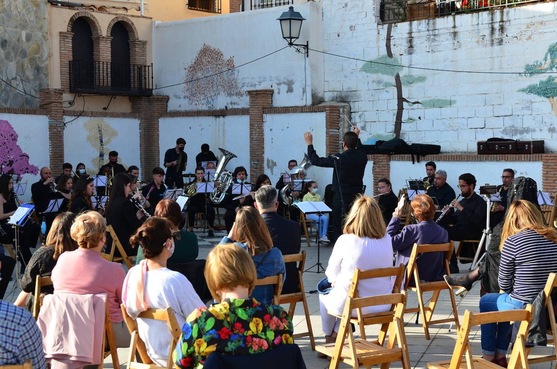 Concierto de la Banda de Música de Huétor Vega en Jueves Santo.