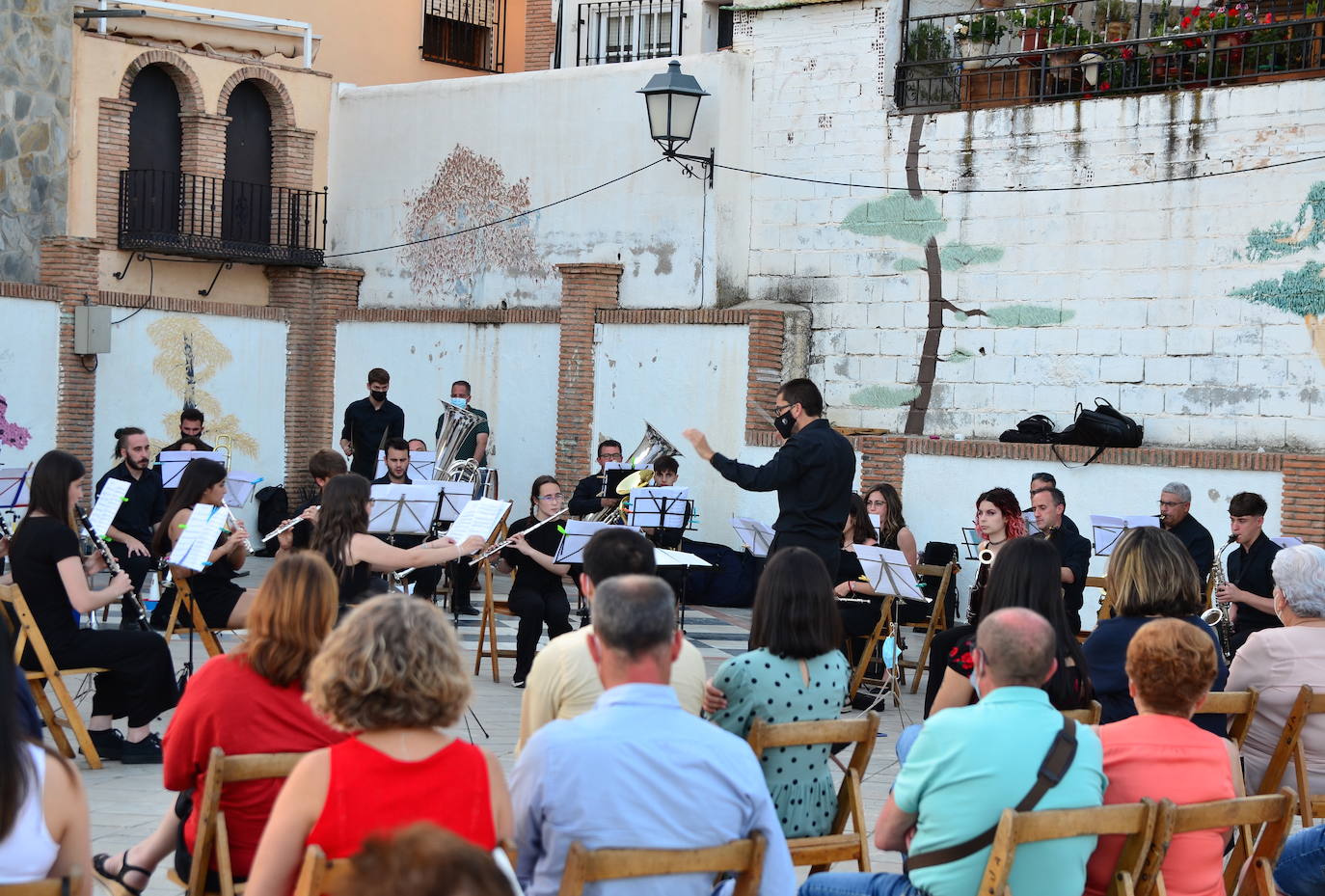 La Banda de Música de Huétor Vega tocó pasodobles clásicos y recientes.