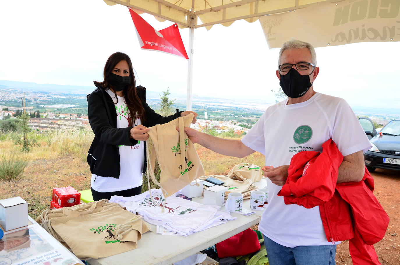 Huétor Vega se vuelca un año más en la siembra de árboles con Operación Encina.