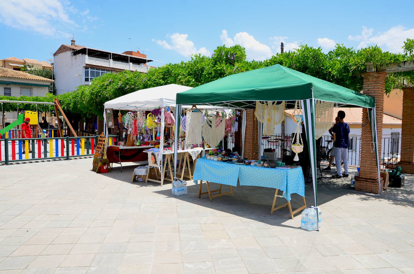 Artesanos de Huétor Vega, reunidos por primera vez en una feria.