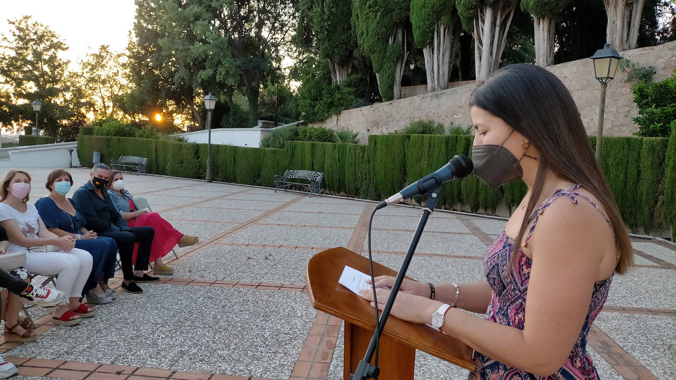 Premio local de cartas de amor, para Mónica Molina Gijón.