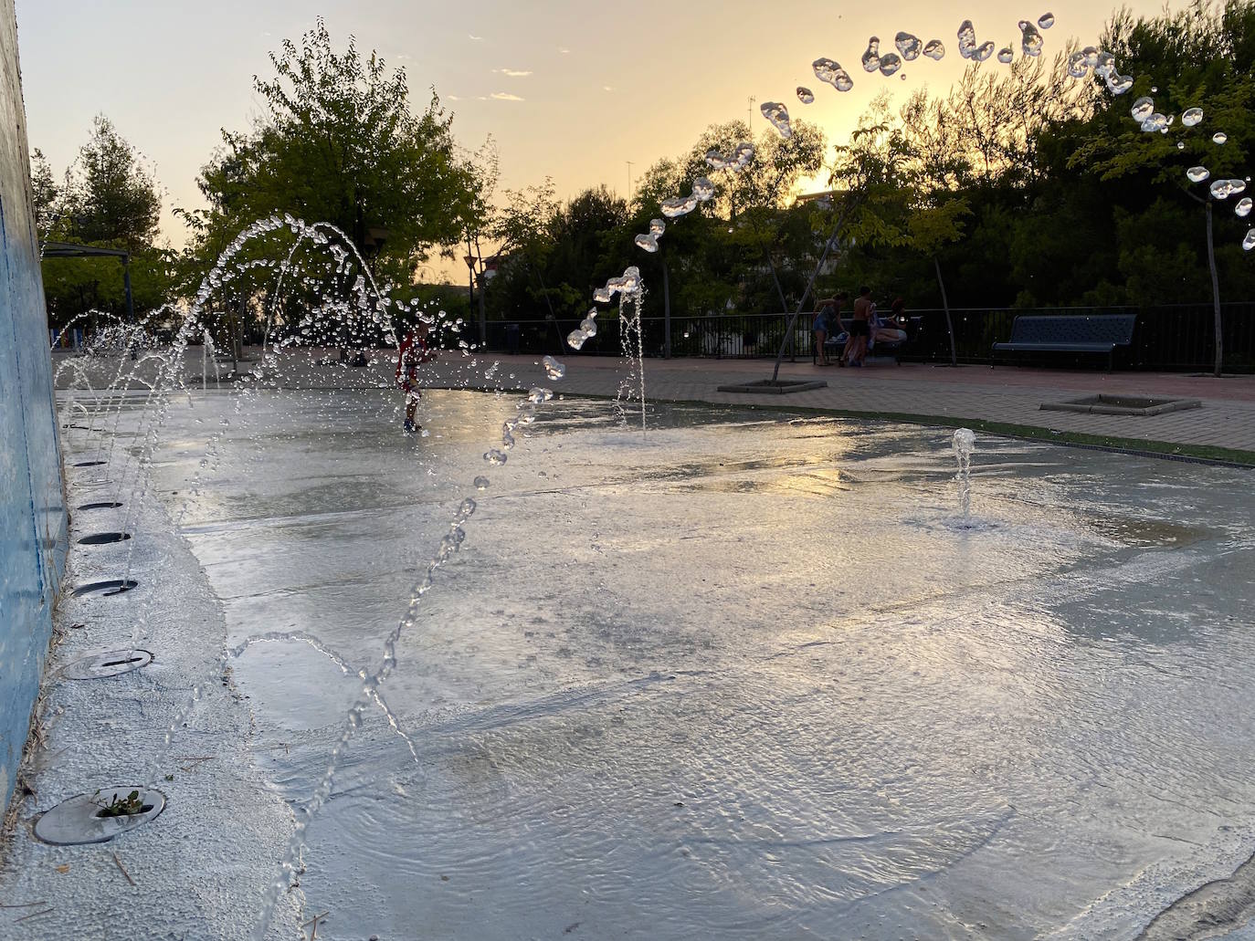 Los chorros del parque de La Nava de Huétor Vega, fuente de diversión