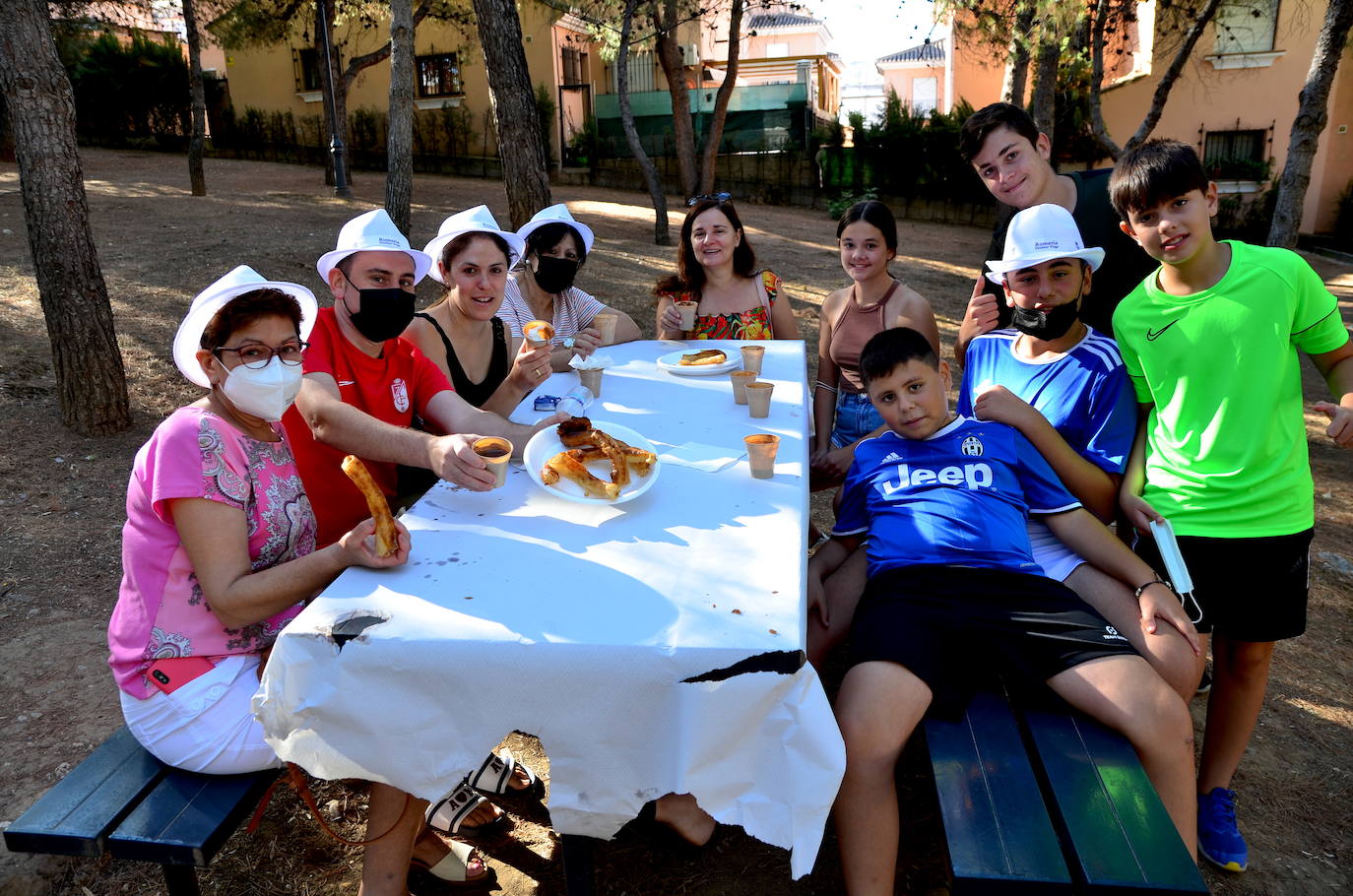 Fotos: Churros, chocolate y charanga en Huétor Vega