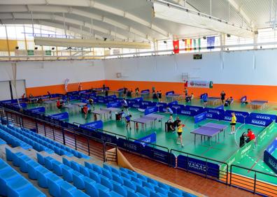 Imagen secundaria 1 - El pabellón municipal La Libertad acogió dos jornadas de partidos durante el fin de semana.