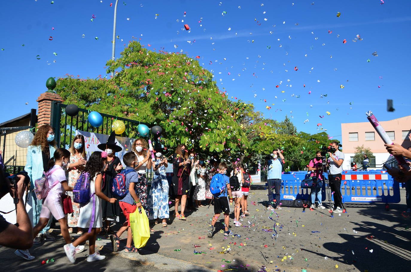 Fotos: La delegada de Educación asiste a la vuelta al 'cole' en Huétor Vega