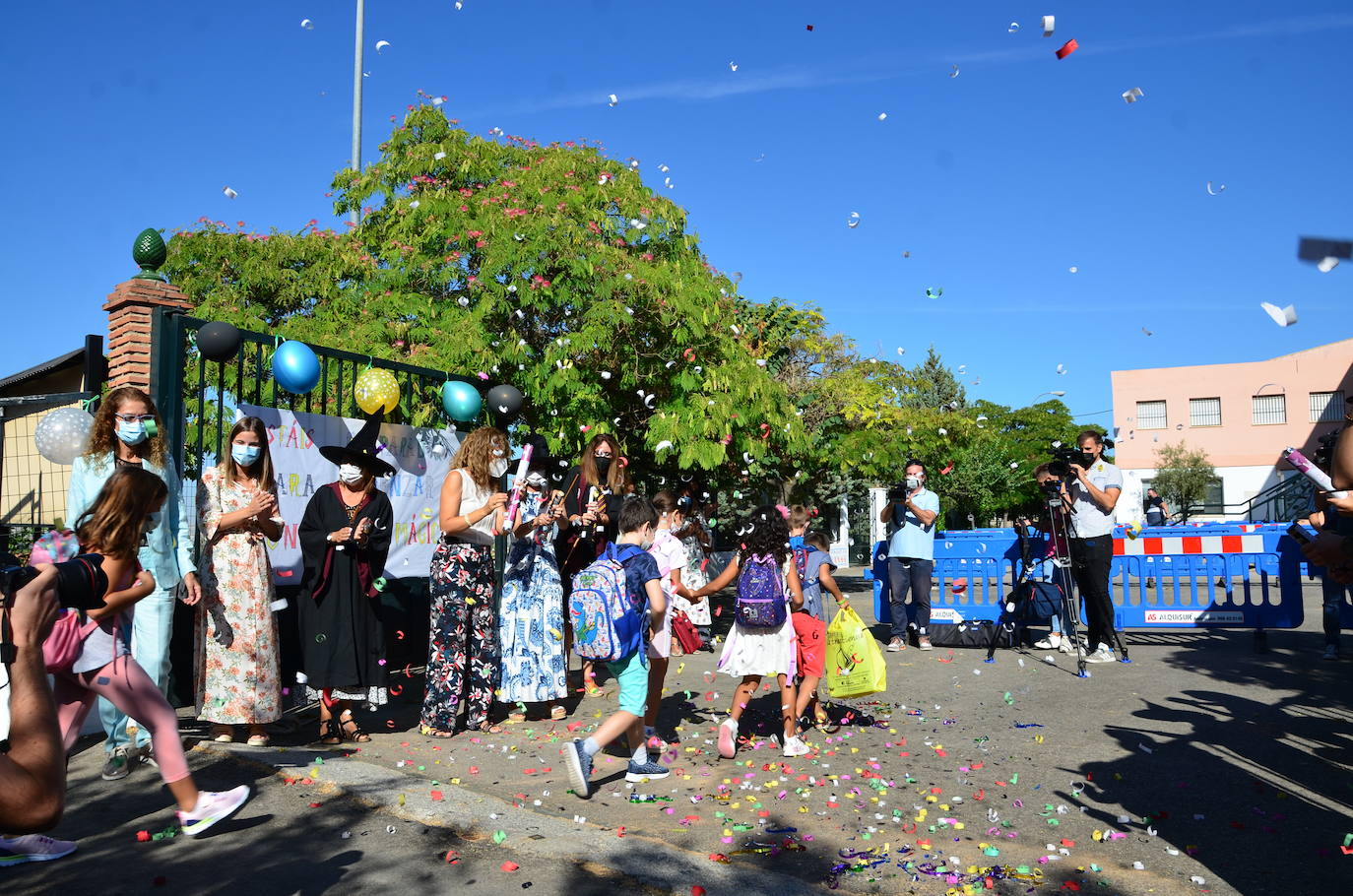 Fotos: La delegada de Educación asiste a la vuelta al 'cole' en Huétor Vega