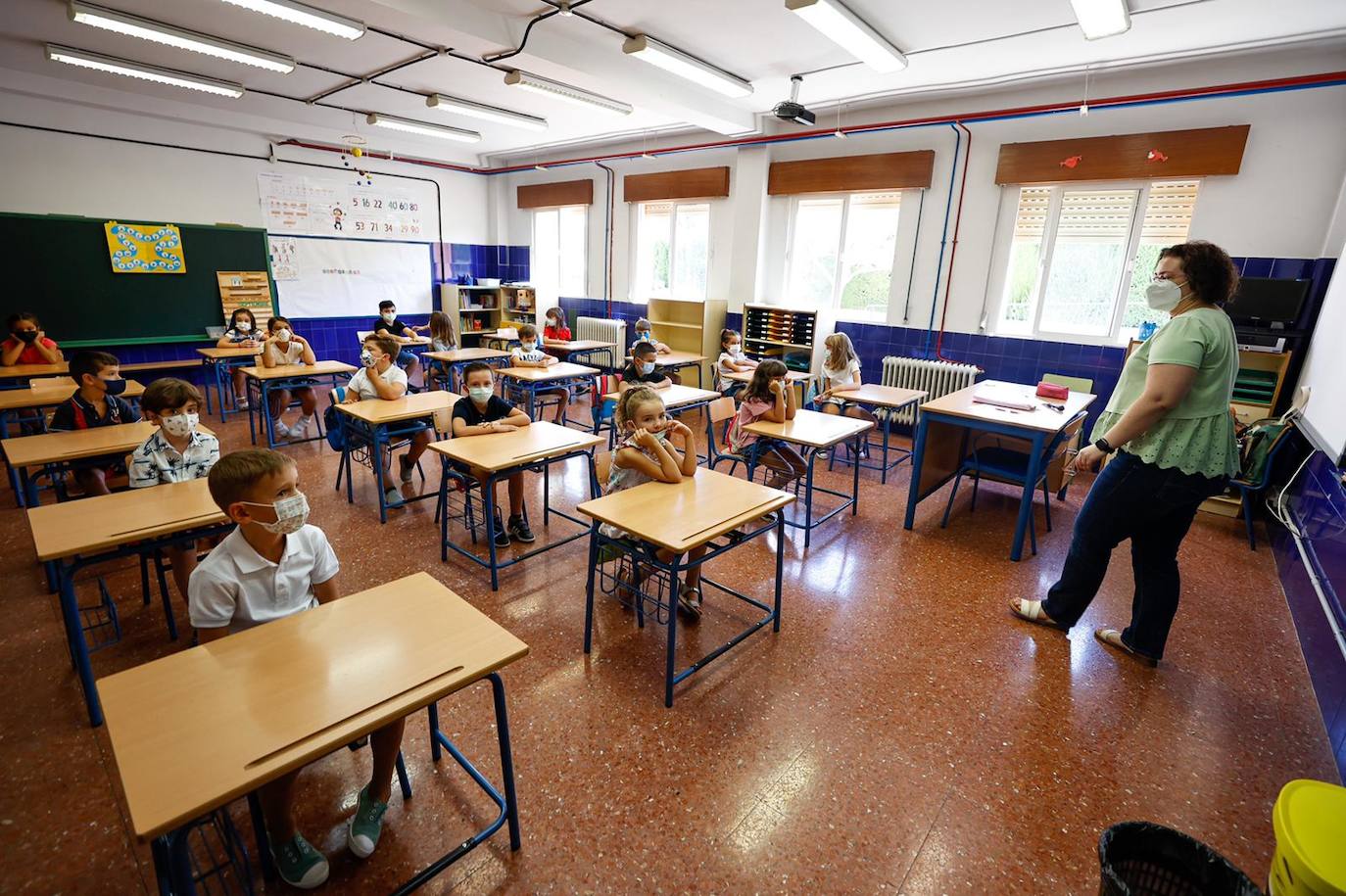 Fotos: La delegada de Educación asiste a la vuelta al 'cole' en Huétor Vega