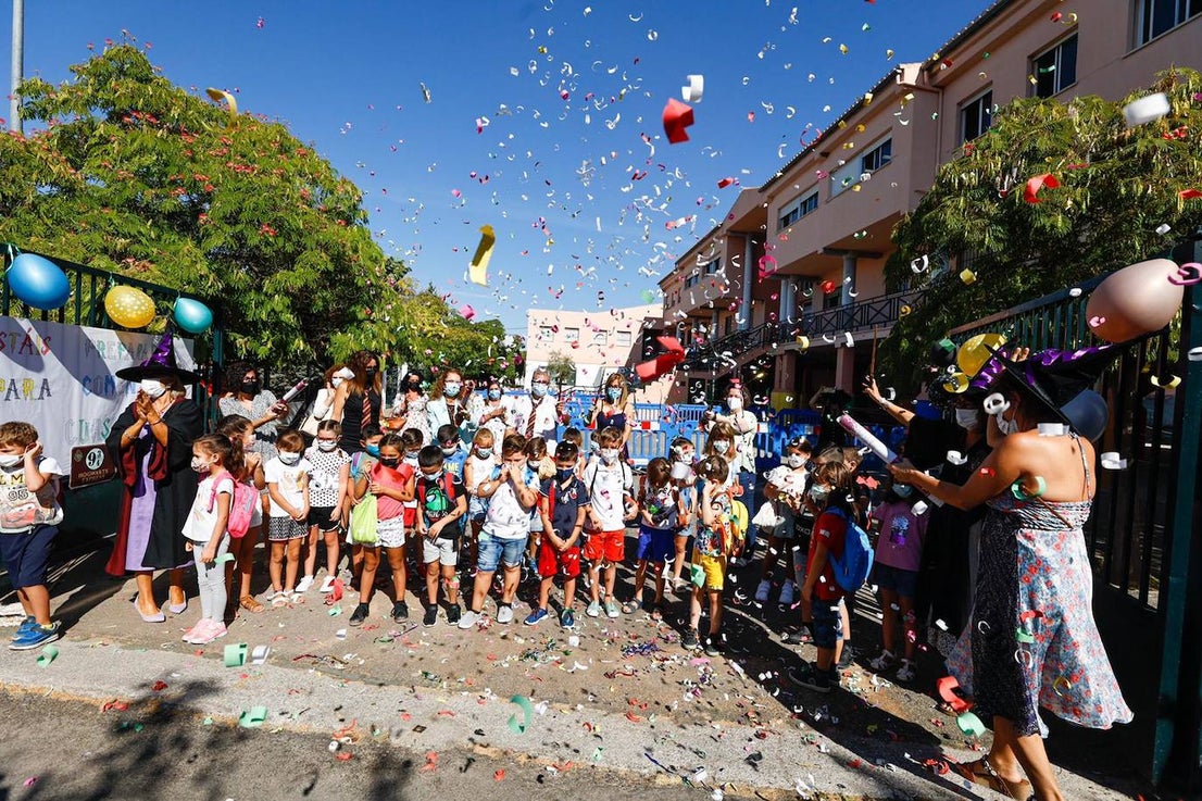 Fotos: La delegada de Educación asiste a la vuelta al 'cole' en Huétor Vega