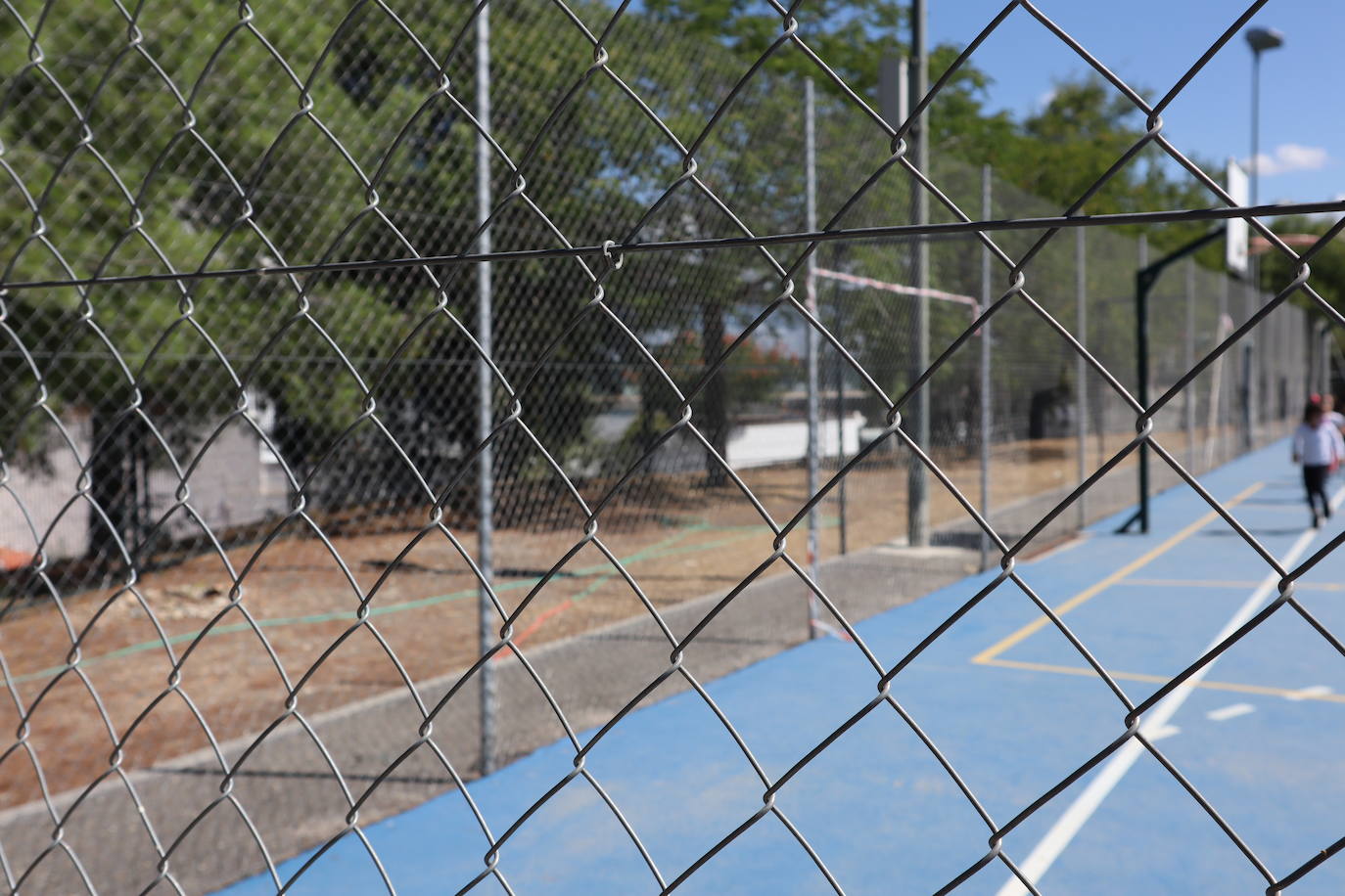 Fotos: Puesta a punto de los colegios de Huétor Vega