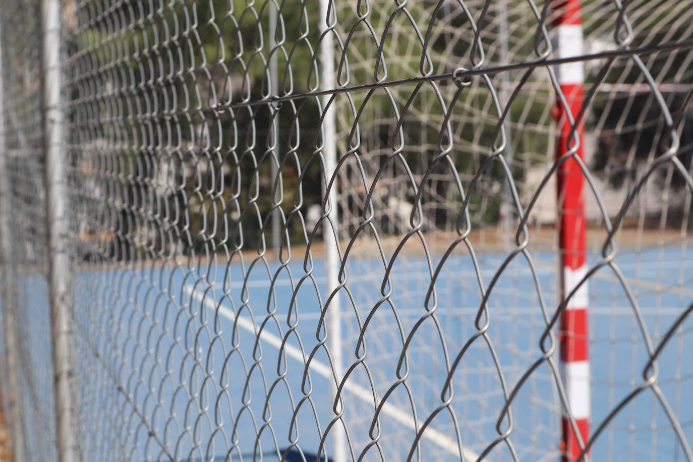 Fotos: Puesta a punto de los colegios de Huétor Vega