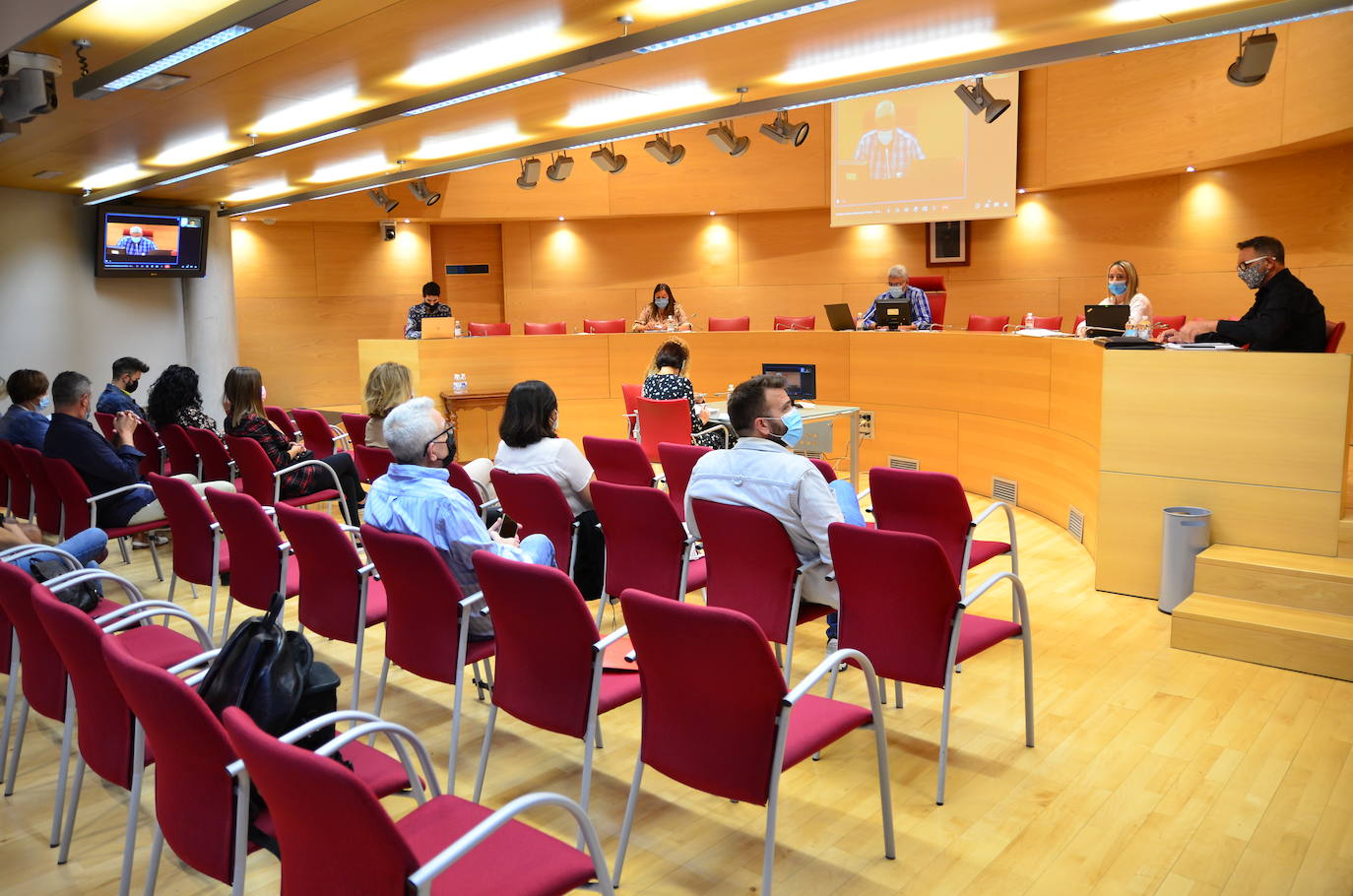 El Ayuntamiento de Huétor Vega estima que el complejo deportivo volverá a funcionar en abril