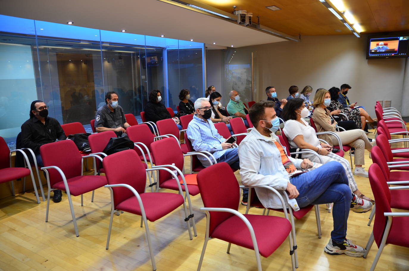 Trabajadores del complejo deportivo de Inacua y concejales de la corporación.