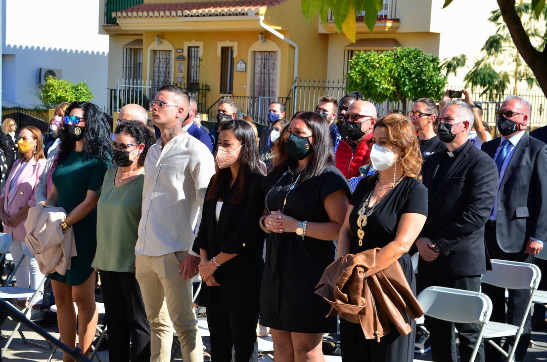 Fotos: Inauguración del monolito y la plaza en memoria del agente Arcos en Huétor Vega