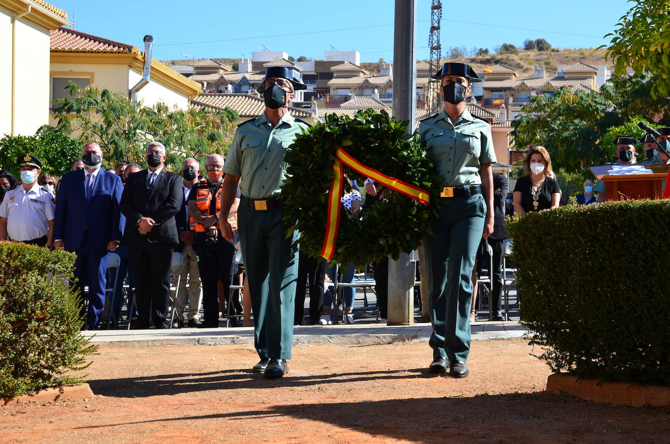 Fotos: Inauguración del monolito y la plaza en memoria del agente Arcos en Huétor Vega