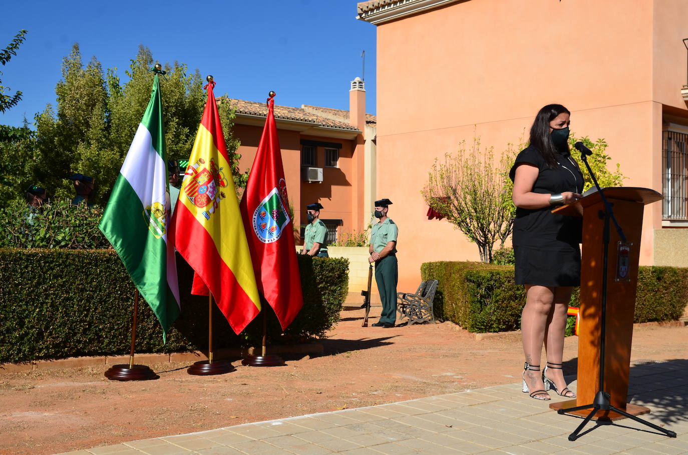 Fotos: Inauguración del monolito y la plaza en memoria del agente Arcos en Huétor Vega
