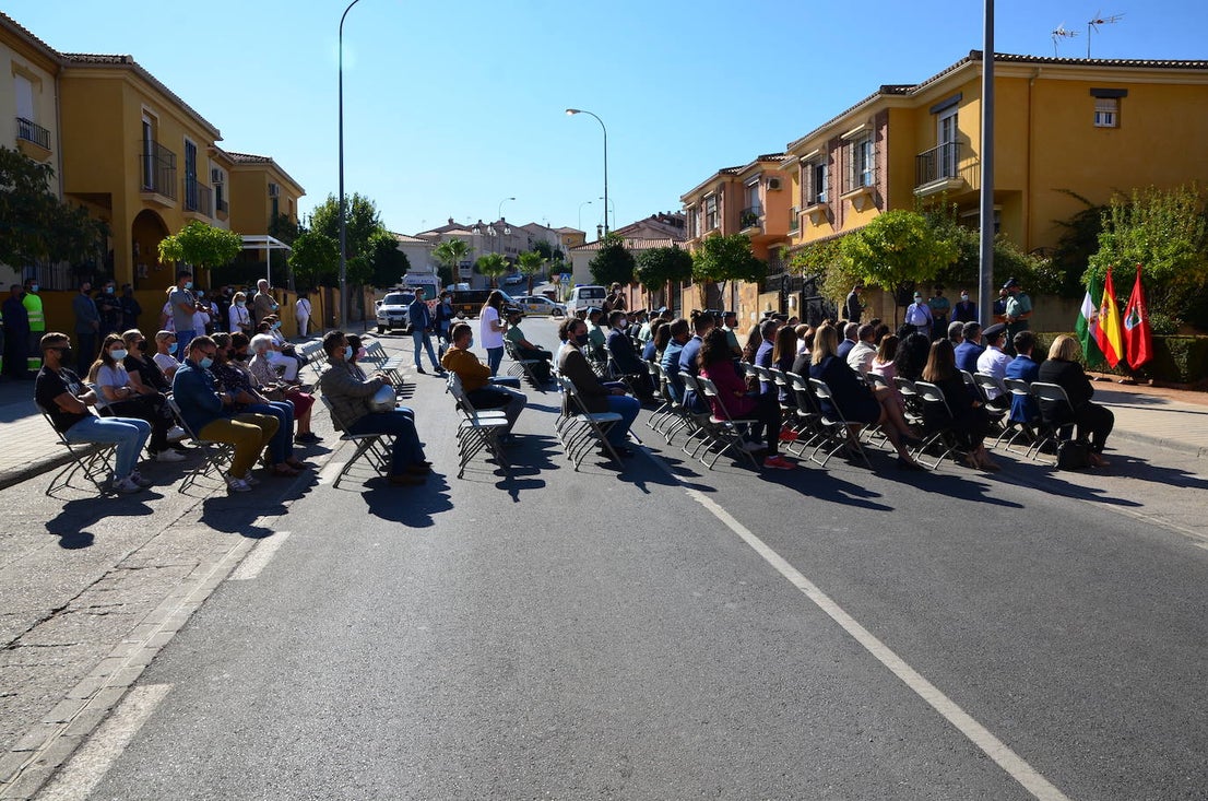 Fotos: Inauguración del monolito y la plaza en memoria del agente Arcos en Huétor Vega