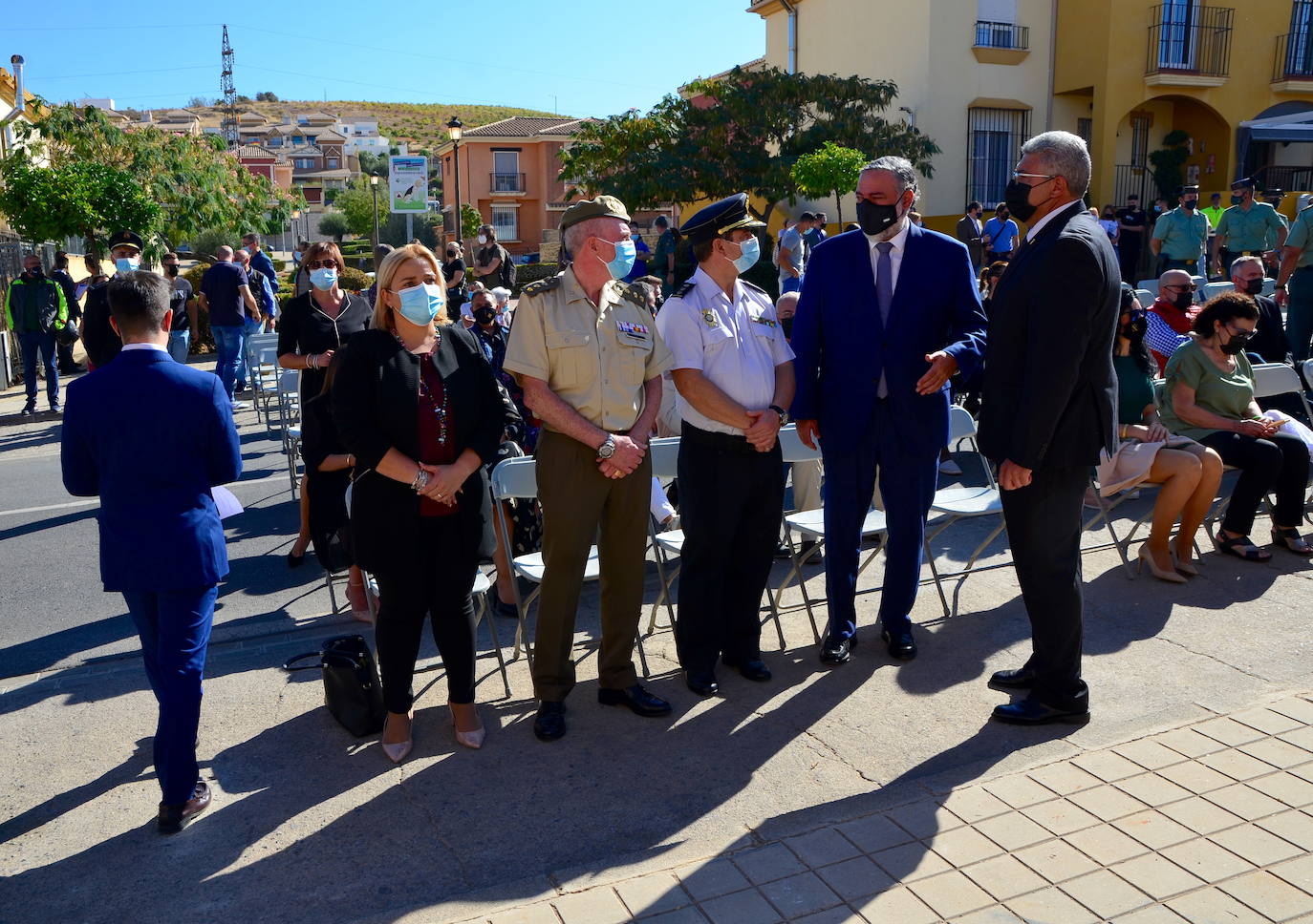 Fotos: Inauguración del monolito y la plaza en memoria del agente Arcos en Huétor Vega