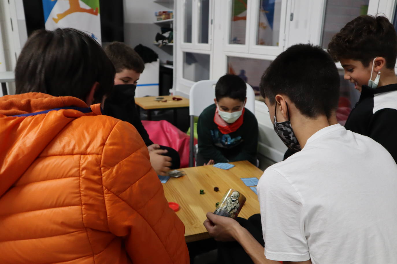 Fotos: Juegos 'sin cobertura' en el Espacio Joven de Huétor