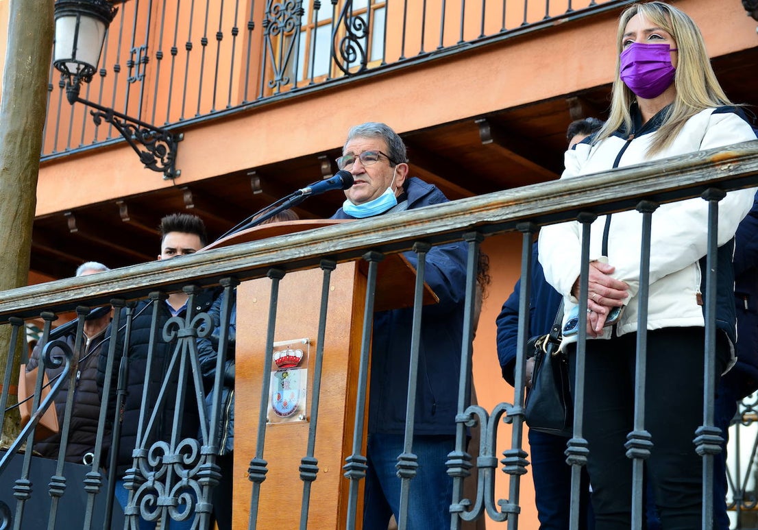 Fotos: Los estudiantes de Huétor Vega alzan la voz contra la violencia de género
