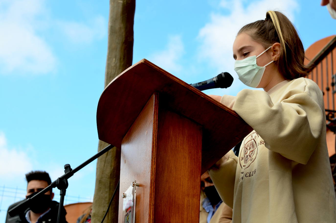 Fotos: Los estudiantes de Huétor Vega alzan la voz contra la violencia de género