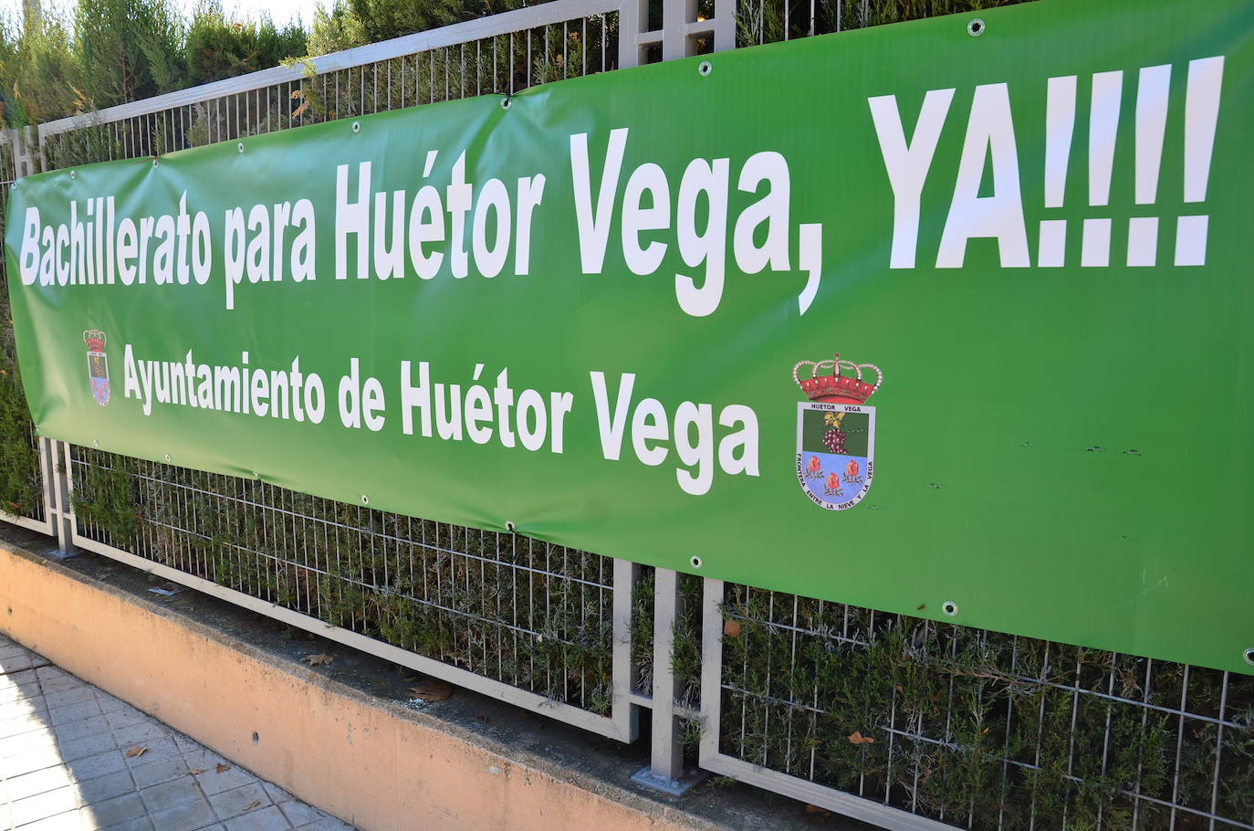Fotos: Concentración para pedir Bachillerato en Huétor Vega