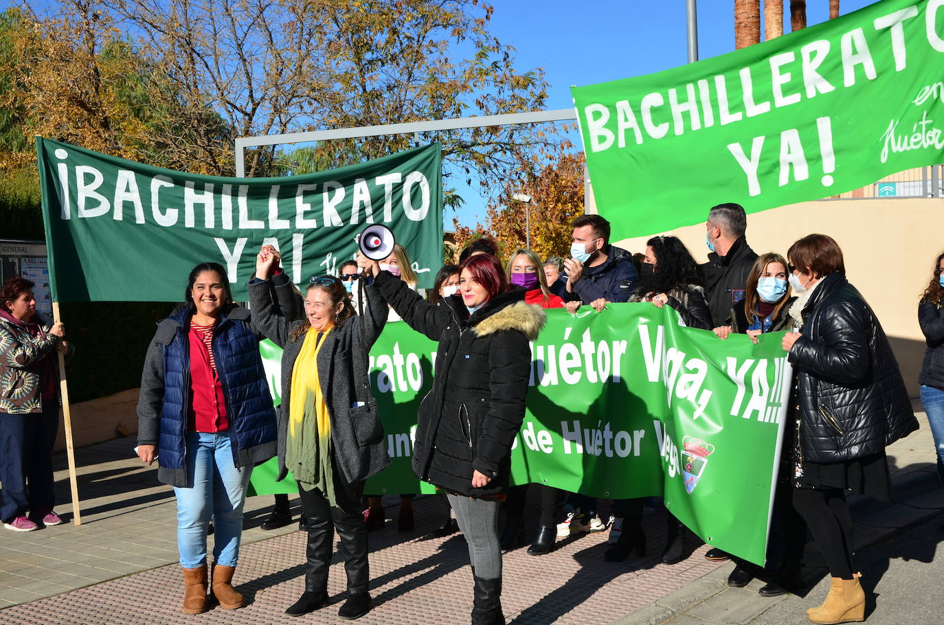 Fotos: Concentración para pedir Bachillerato en Huétor Vega