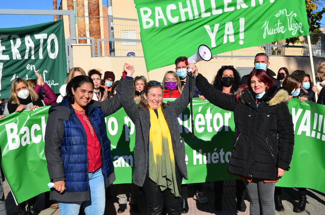 Fotos: Concentración para pedir Bachillerato en Huétor Vega