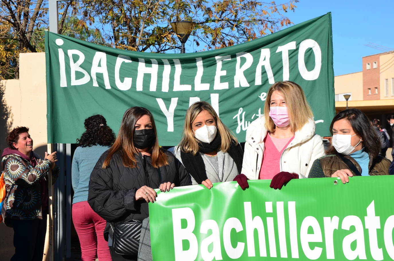 Fotos: Concentración para pedir Bachillerato en Huétor Vega