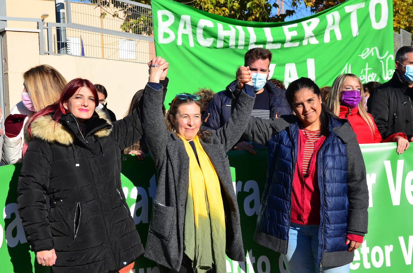 Fotos: Concentración para pedir Bachillerato en Huétor Vega