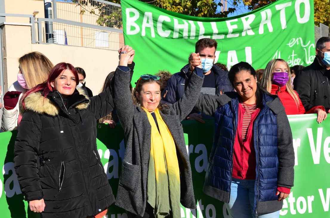 Fotos: Concentración para pedir Bachillerato en Huétor Vega