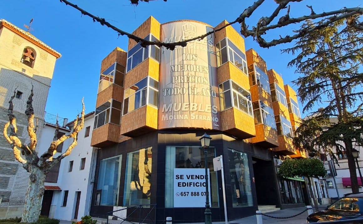 Edificio de Muebles Molina Serrano.