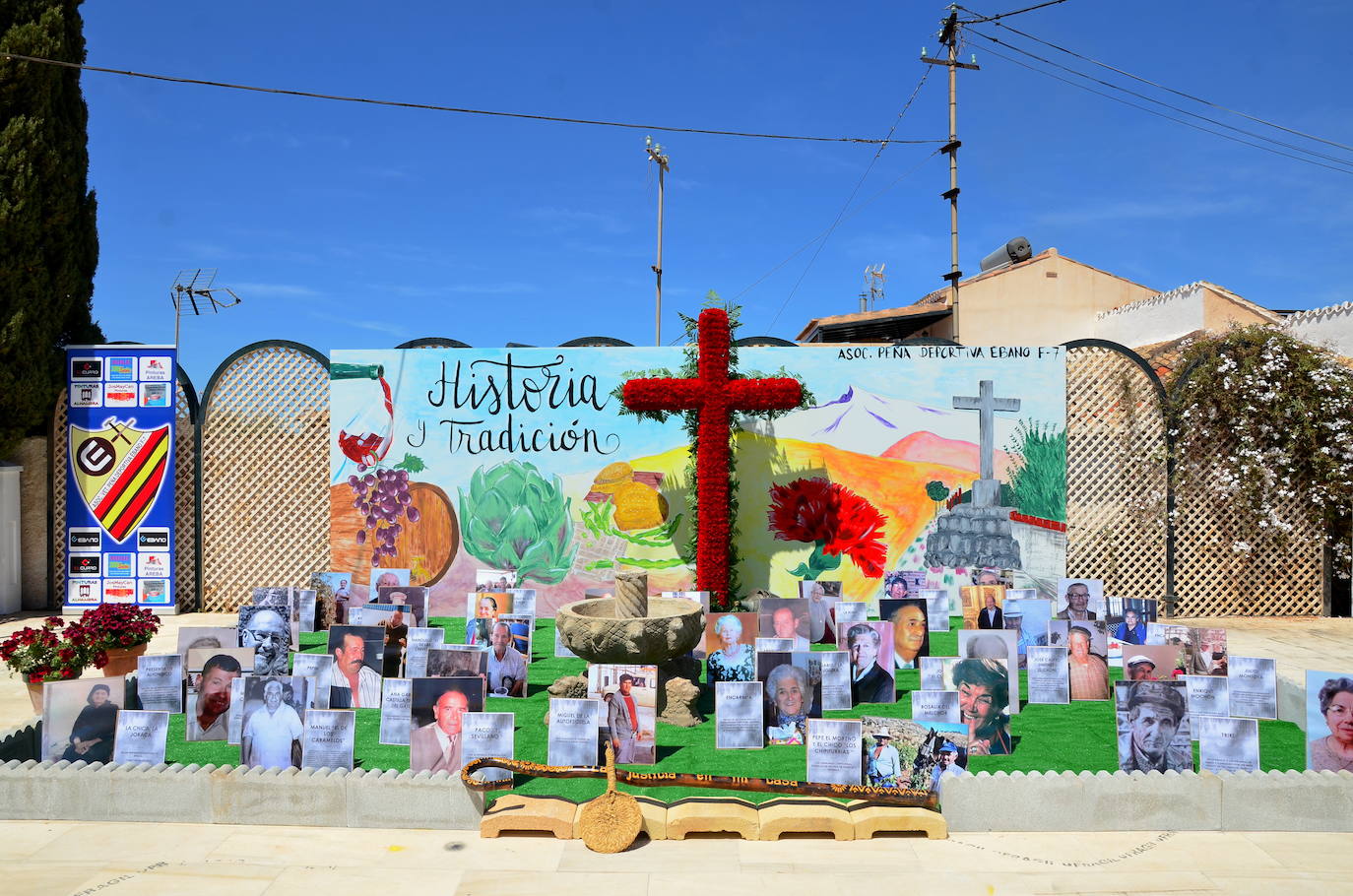 La cruz de Huétor Vega que reúne a los que ya no están