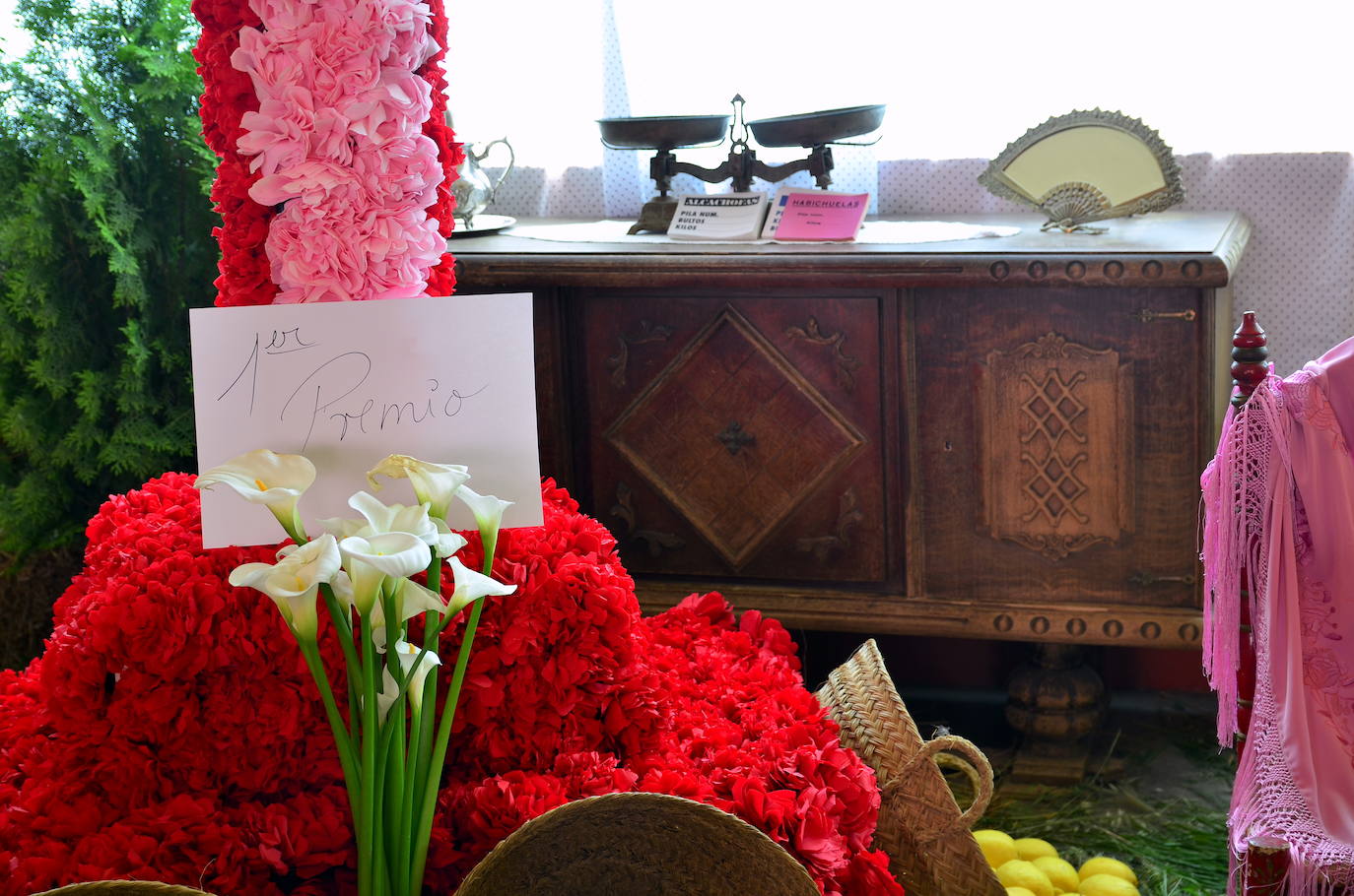 Cruz del Bar La Corría, primer premio del concurso municipal.