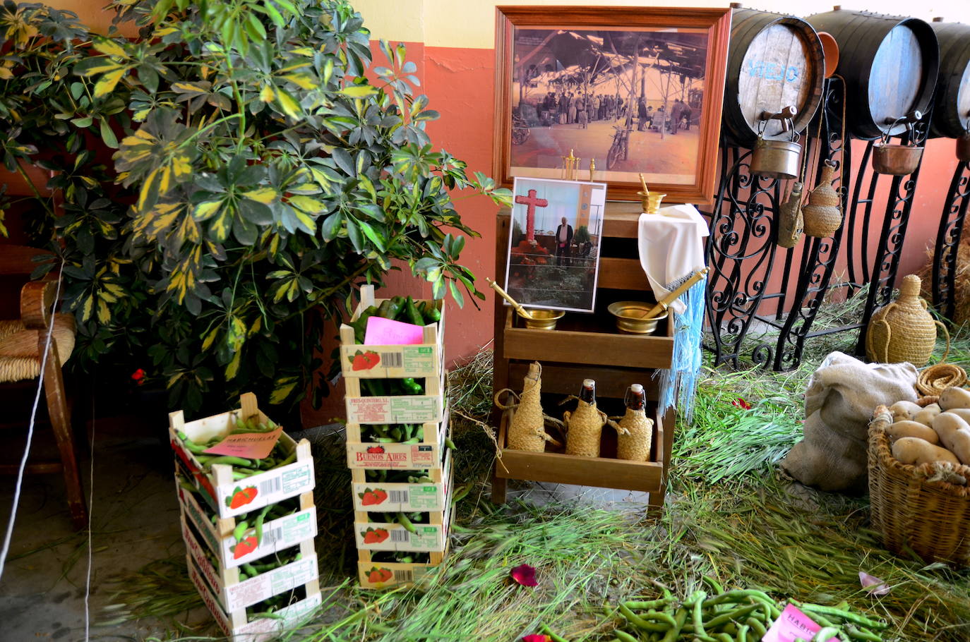 Cruz del Bar La Corría, primer premio del concurso municipal.