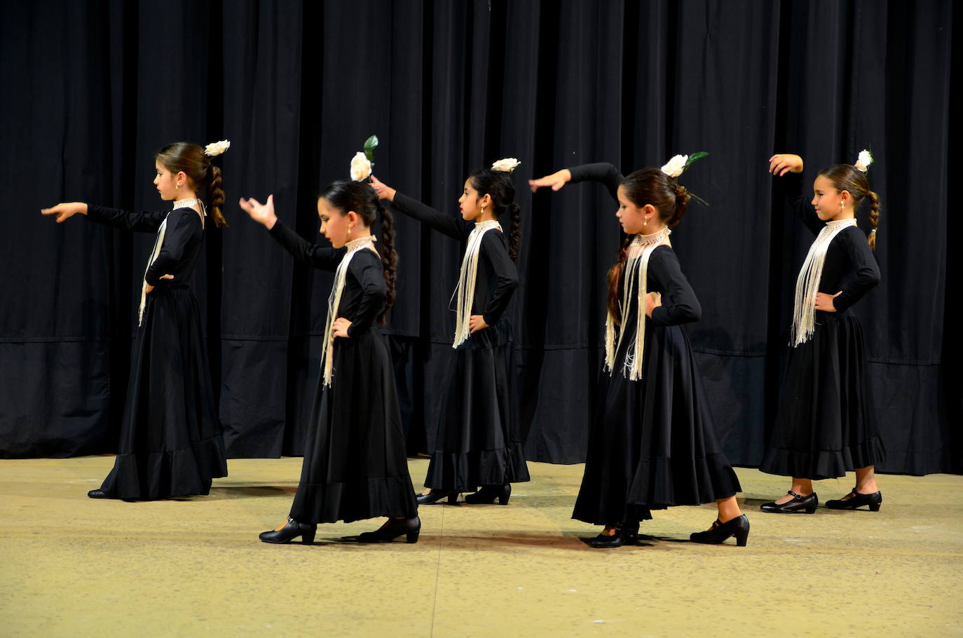 Grupos de baile flamenco de la Escuela de Música y Danza de Huétor Vega.