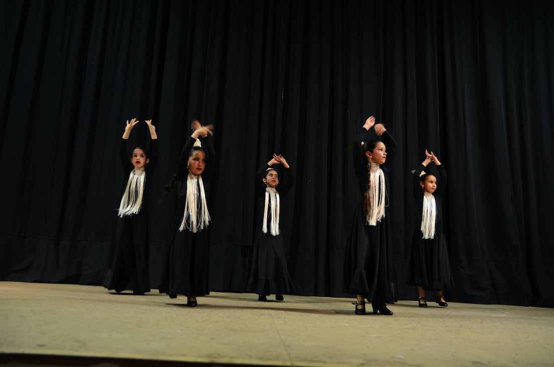 Grupos de baile flamenco de la Escuela de Música y Danza de Huétor Vega.