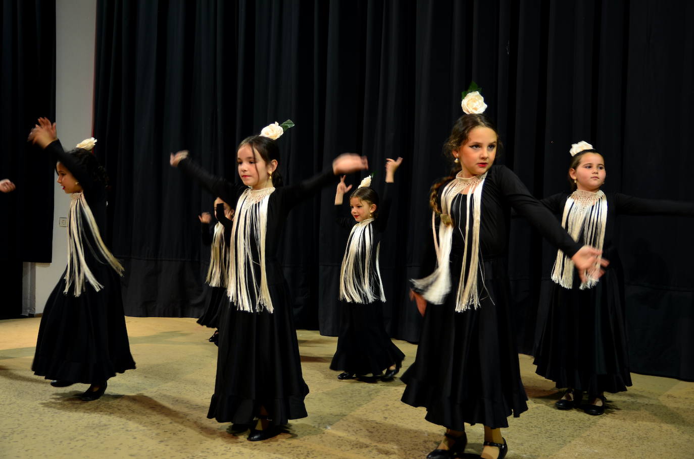Grupos de baile flamenco de la Escuela de Música y Danza de Huétor Vega.