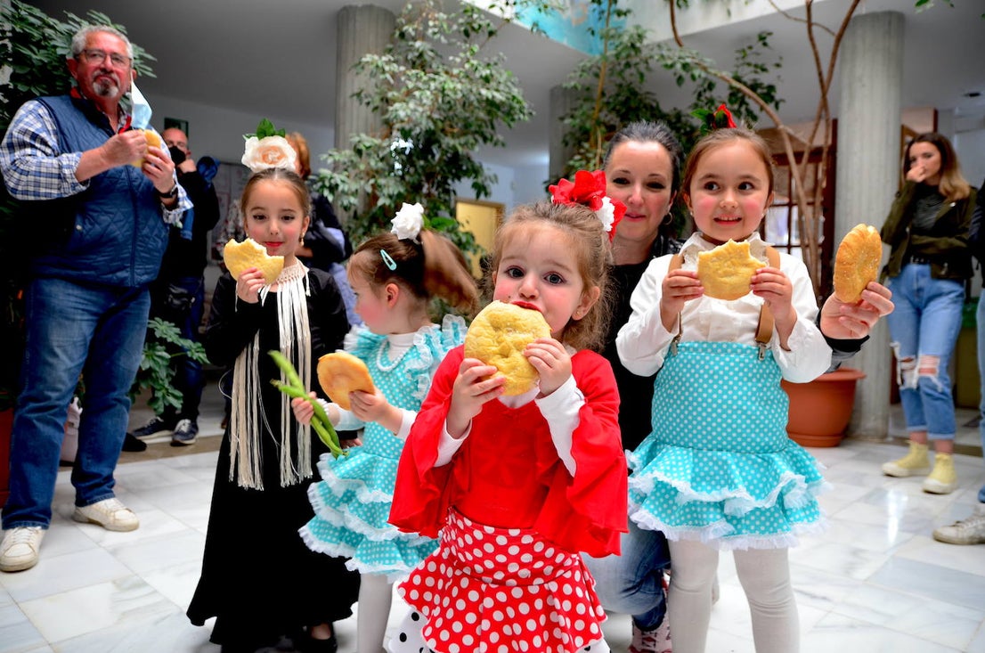 Degustación de habas y saladillas.