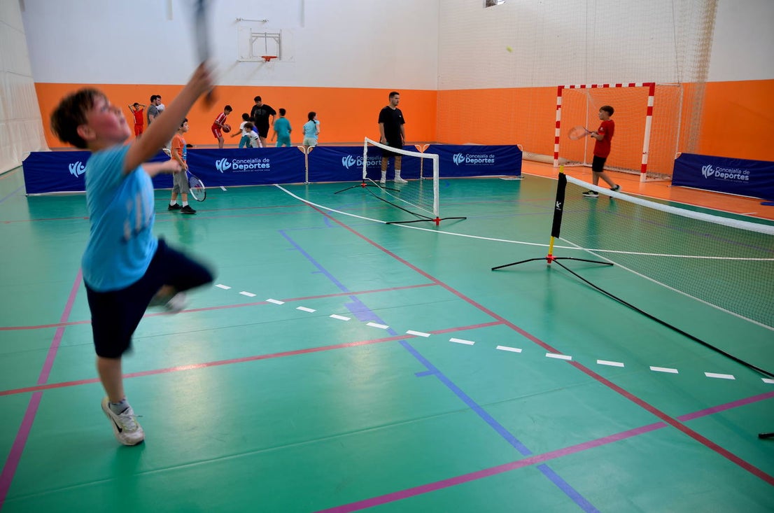 Actividades deportivas en el pabellón.