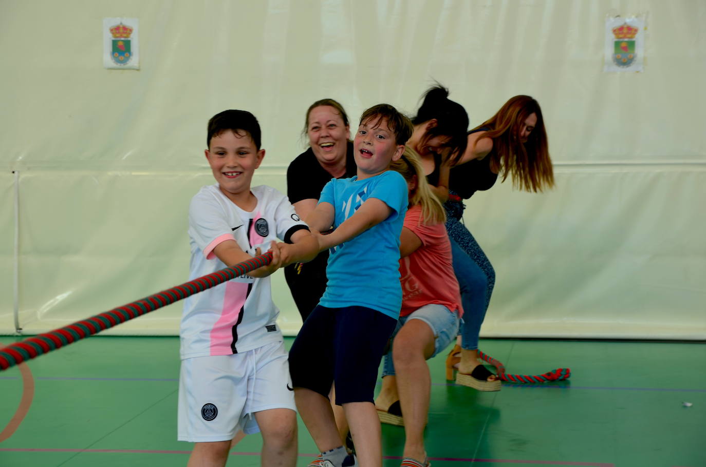 Actividades deportivas en el pabellón.