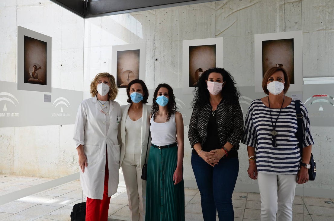 Exposición fotográfica ‘El espejo’, inaugurada en el centro de salud de Huétor Vega.