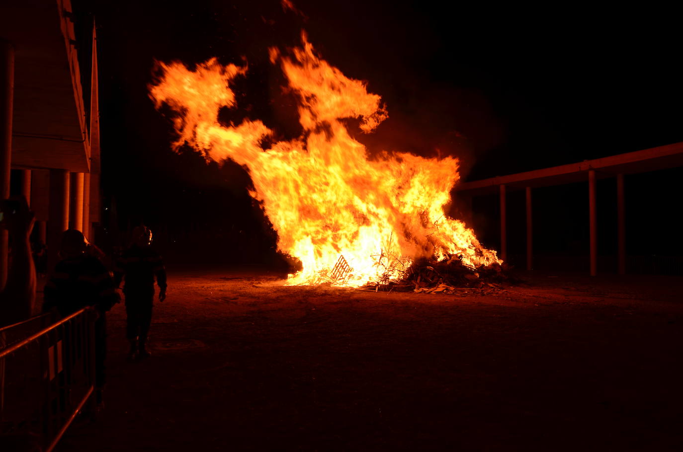 Huétor Vega programó una noche de San Juan con pop rock en directo.