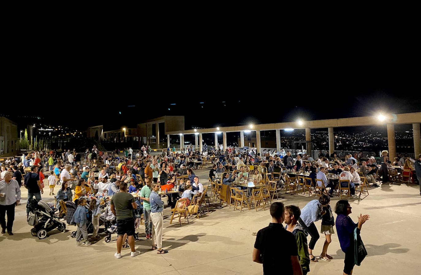 Huétor Vega programó una noche de San Juan con pop rock en directo.