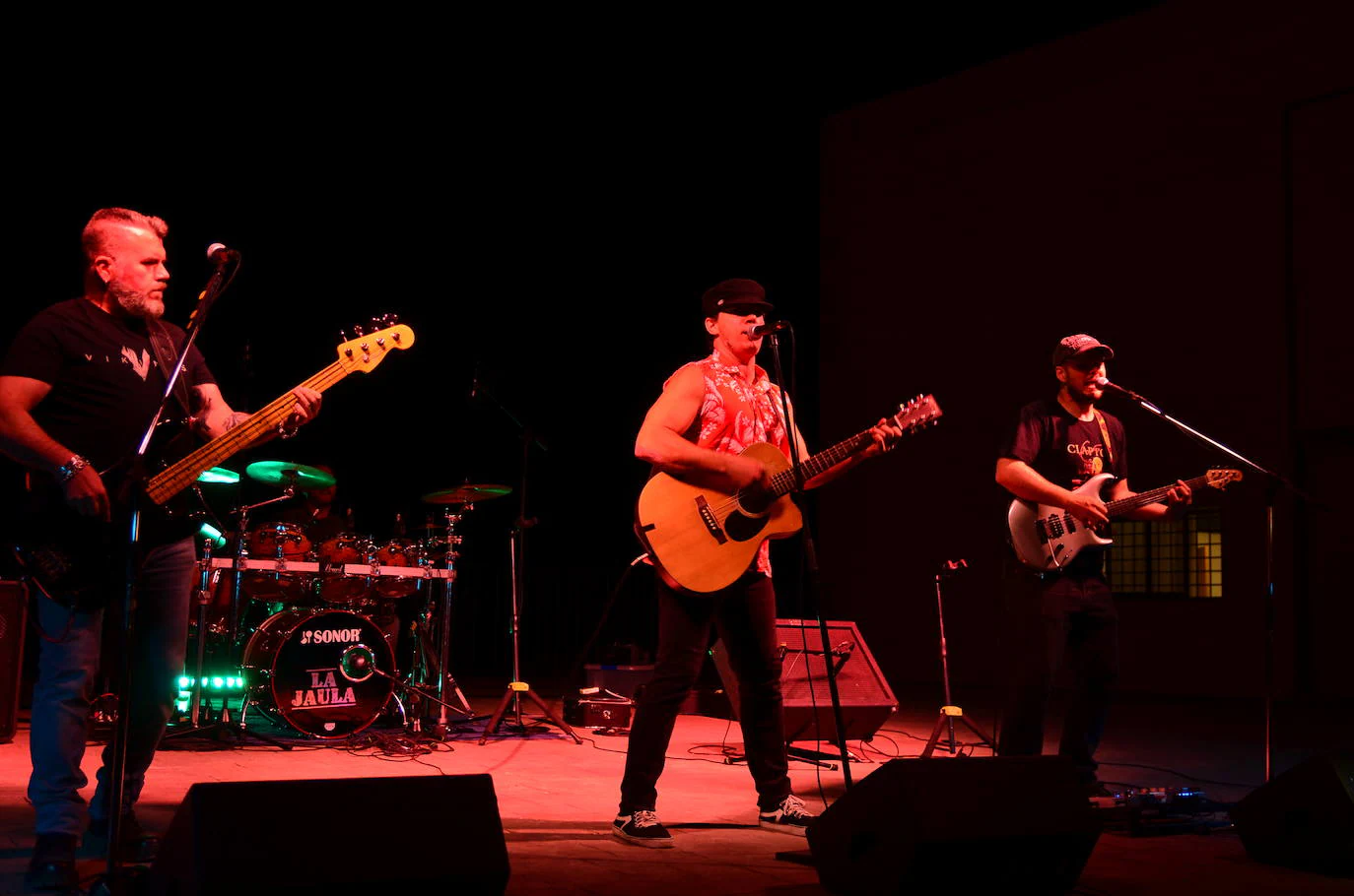 Huétor Vega programó una noche de San Juan con pop rock en directo.