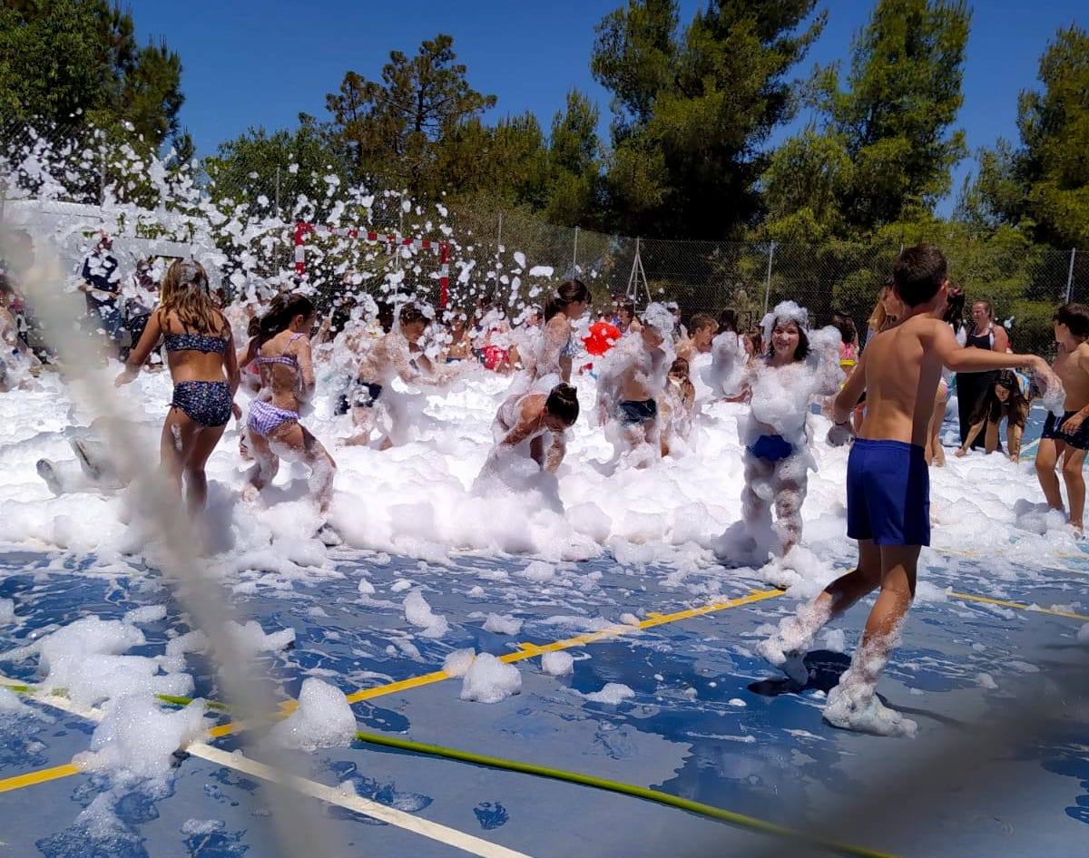 El colegio Mariana Pineda de Huétor despide el curso con un gran festejo