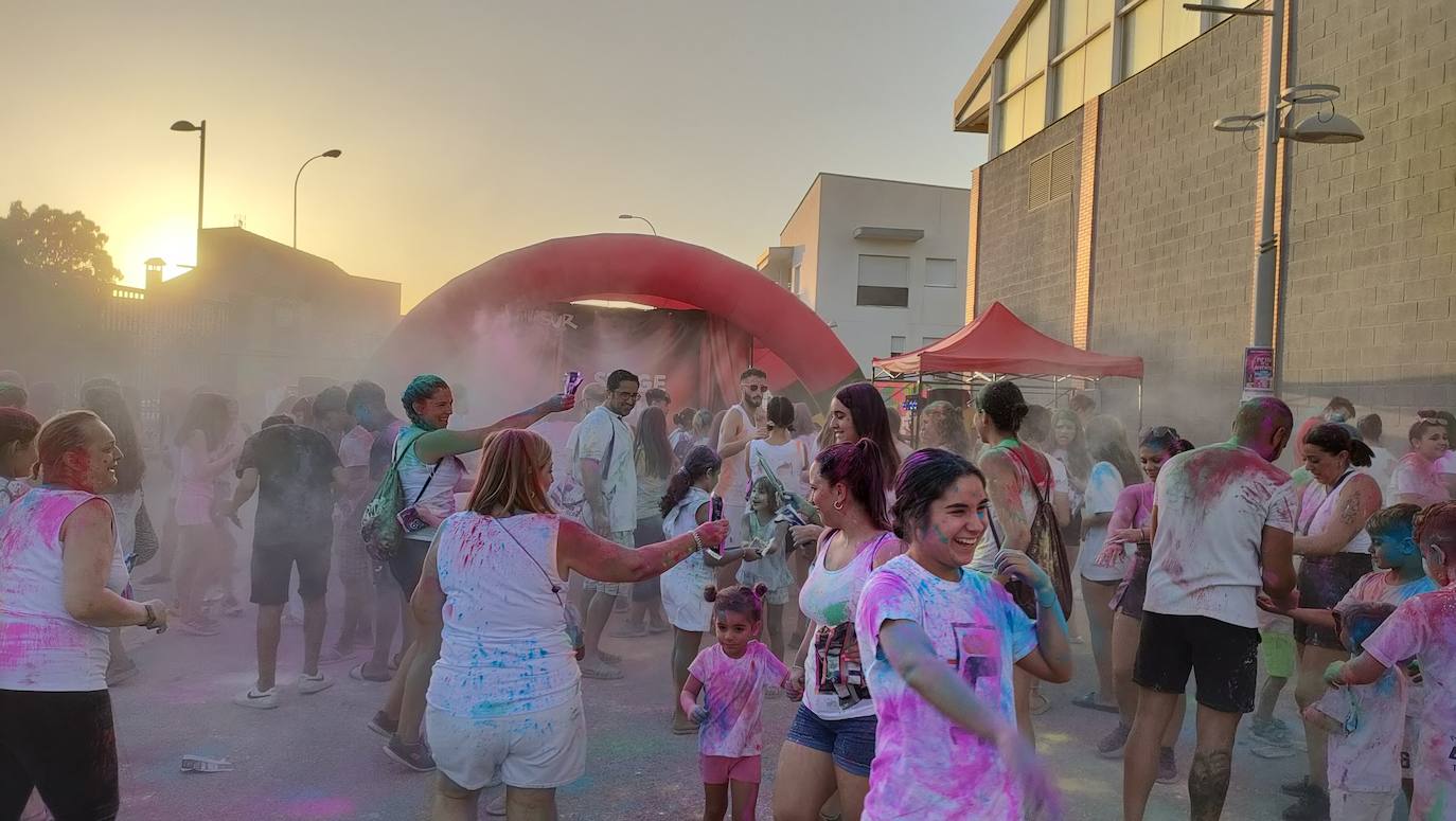 Fiesta Holi organizada por la concejalía de Juventud del Ayuntamiento de Huétor Vega.